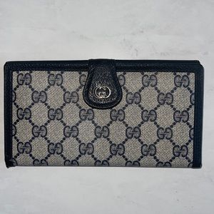 Vintage Gucci wallet